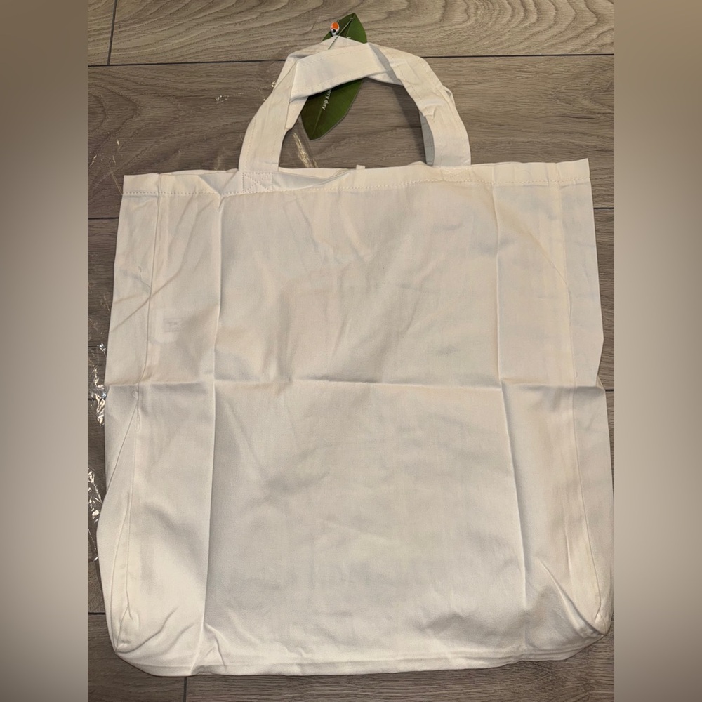 Farm Rio Tote Bag - Picture 11 of 15
